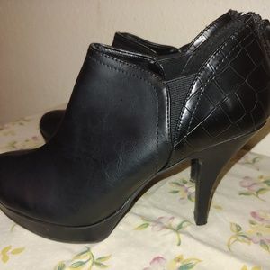 Women's Black Booties